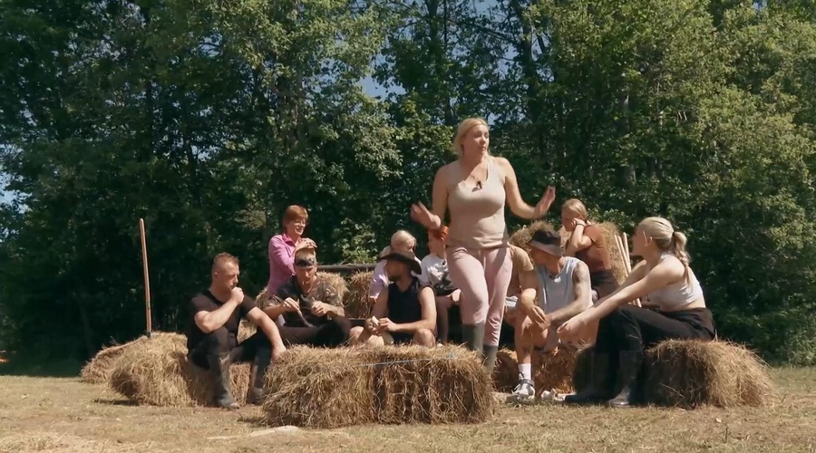 Kmetija: Počilo med Nikom in Majo! Kaj se dogaja? (foto: Voyo/posnetek zaslona)