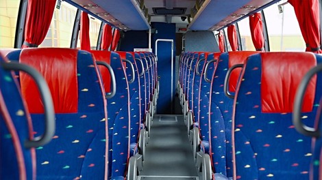 Ste vedeli, zakaj imajo avtobusni sedeži bizarne vzorce? Razlog je čisto logičen