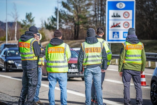 policija meja nadzor