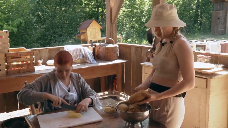 Tekmovalke se v kuhanju niso najbolje izkazale.