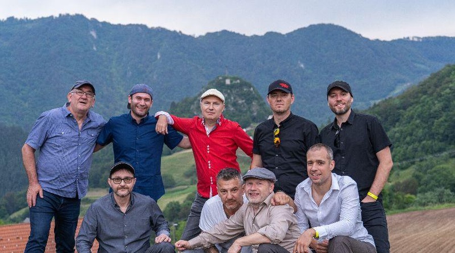 Skupina Orlek praznuje 35 let: pokončni rock z domačo polko in gosti na odru Kina Šiška (foto: Slo Team Production)