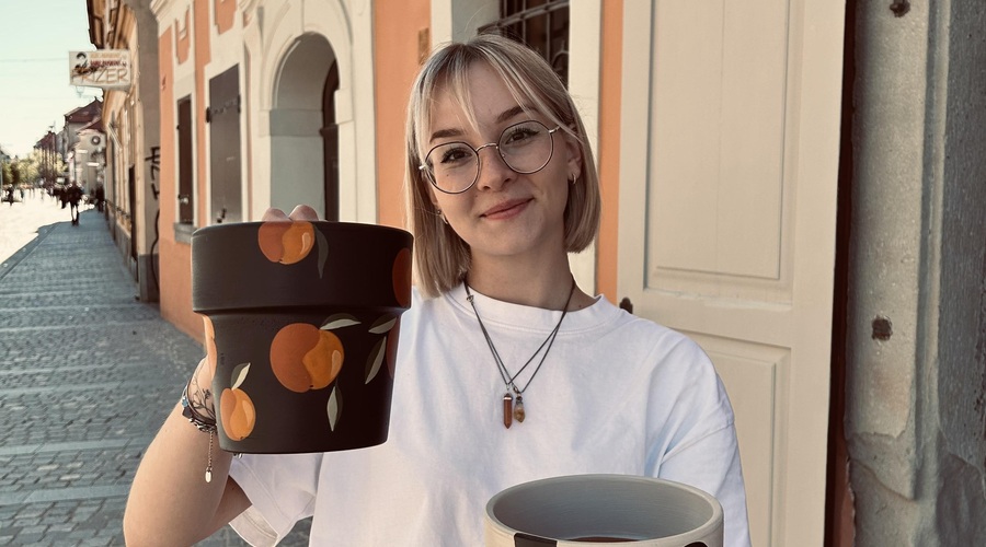 Mlada umetnica, ki je svojo poslovno idejo našla že v najstniških letih (foto: arhiv: Tejgl kreacije)