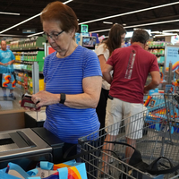 samopostrežna blagajna trgovina kraja