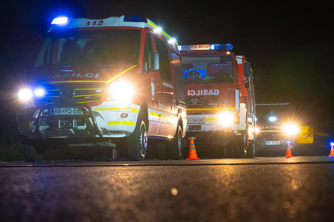 gasilci intervencija močan veter drevesa neurje nevšečnosti