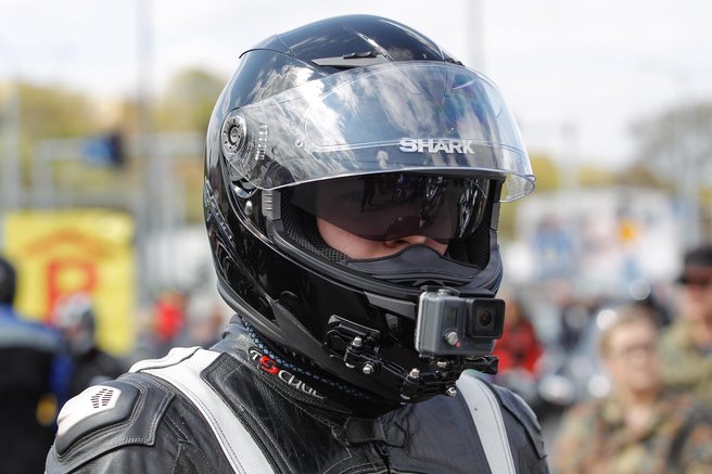 Motorista izdali posnetki lastne kamere: grozi mu 86 kazni za prometne prekrške!