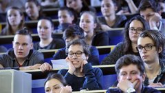 študenti študentje predavanje univerza fakulteta študij šolstvo izobraževanje
