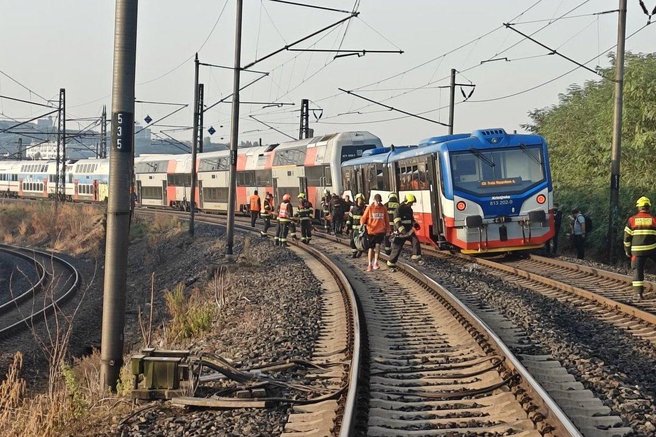 Trčenje vlakov v Pragi: več deset poškodovanih (FOTO)