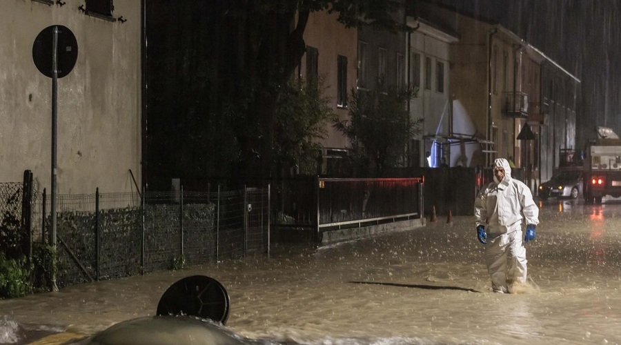 Poplave v Emiliji-Romanji, Faenza pod vodo. (foto: Profimedia)