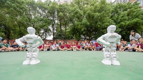 umetna inteligenca roboti