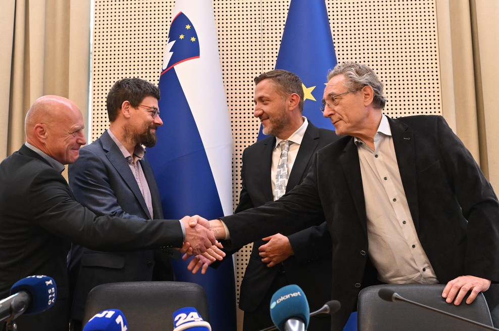 Nova plačna lestvica, dvig plač, spremenjen sistem napredovanj: vlada in sindikati se strinjajo o predlogu novega plačnega zakona (foto: Žiga Živulović jr./Bobo)