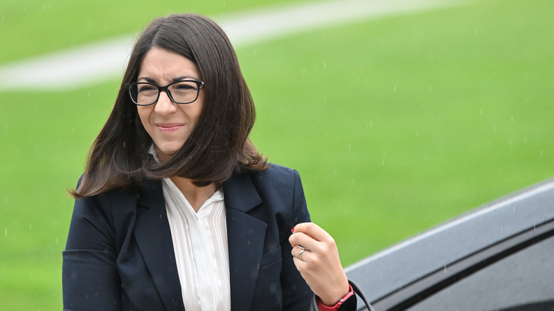 Če bo Klampferjeva potrjena, bo na mestu ministrice za digitalno preobrazbo nasledila Emilijo Stojmenovo Duh.