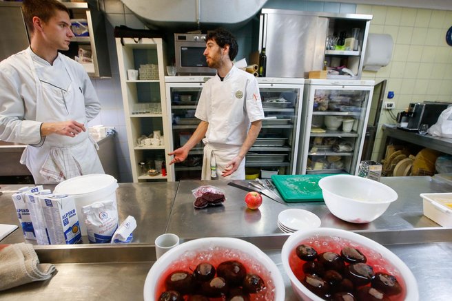 kuhinja restavracija gostilna kuharji