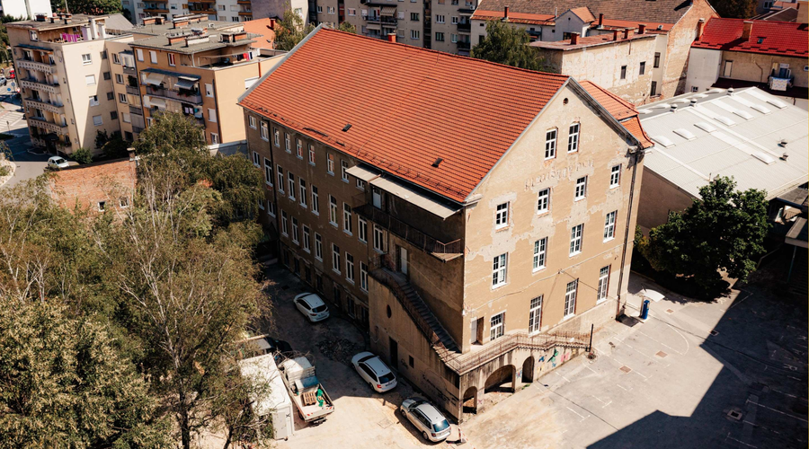 Zapirajo znamenito stavbo sredi Celja: od nje se bodo poslovili z veliko zabavo, nato se bo začela ... (foto: Prostorož)