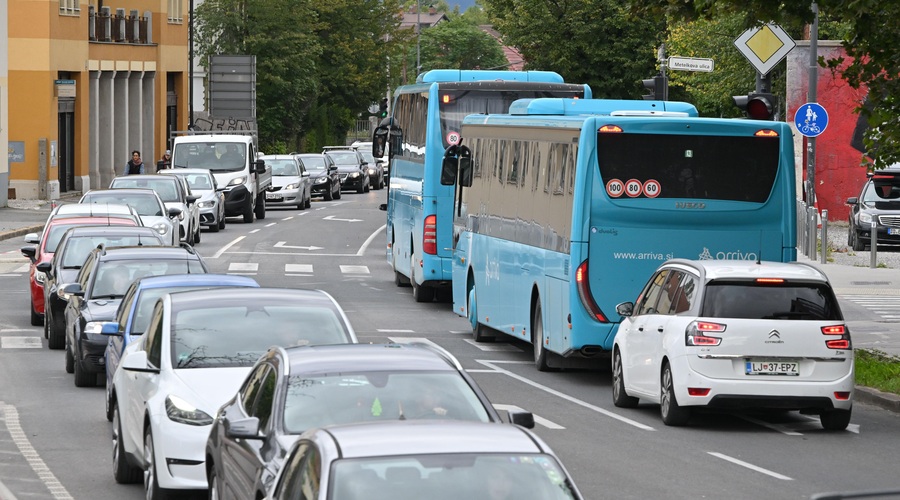 Prevozniški kolaps pod drobnogledom: bo več linij rešilo študentske težave? (foto: BOBO/Žiga Živulović jr. /Bobo)