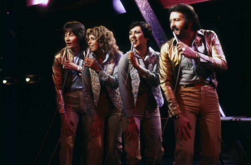 Brotherhood of Man. Martin Lee je prvi z desne.