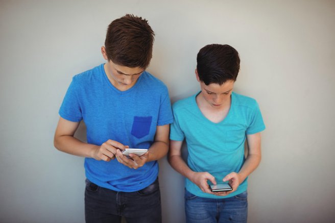 tehnologija otroci Od blizu pametni telefon Sebastjan Kristovič