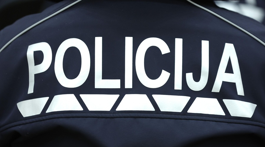 V prometni nesreči pri Letušu huje poškodovan sopotnik: policija sporočila podrobnosti (foto: Borut Živulović/Bobo)