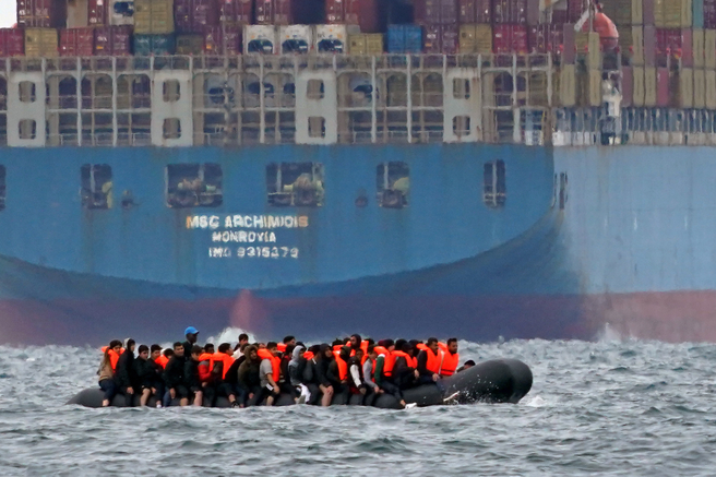 Rokavski preliv, migranti