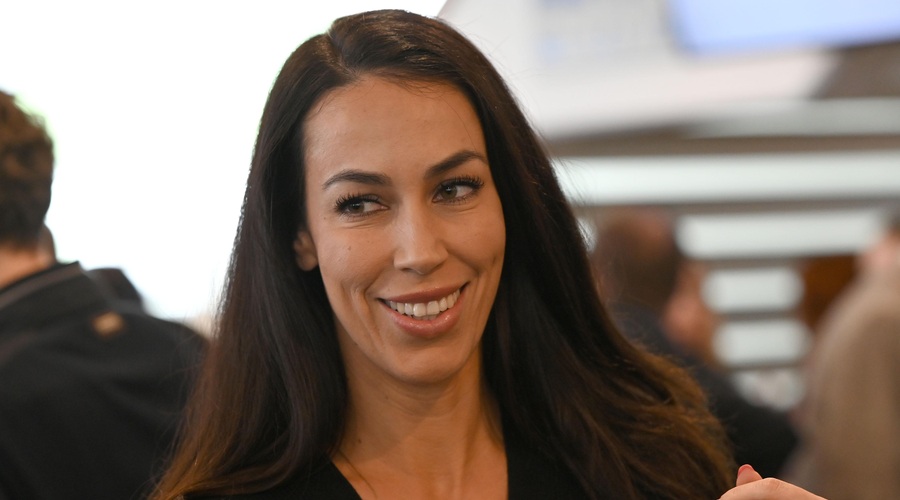 Bizarno: ste videli, kako je na prizorišče prispela Tina Gaber? (foto: Žiga Živulović jr./Bobo)