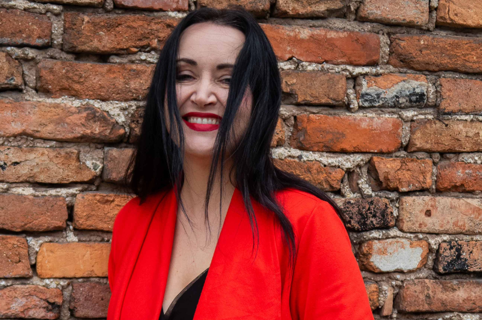 Ob izidu trojnega albuma duetov Tinkara Kovač pripravlja nekaj posebnega (foto: Gašper Sedej)