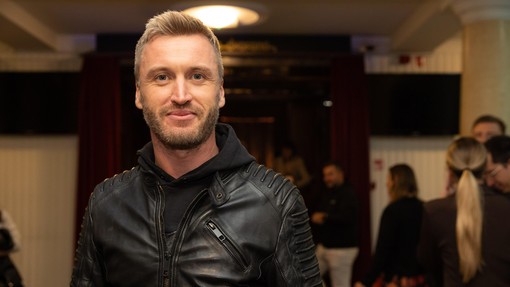 Denis Avdić iskreno: "V teh dneh jo res zelo pogrešam. Rad bi jo imel ob sebi"