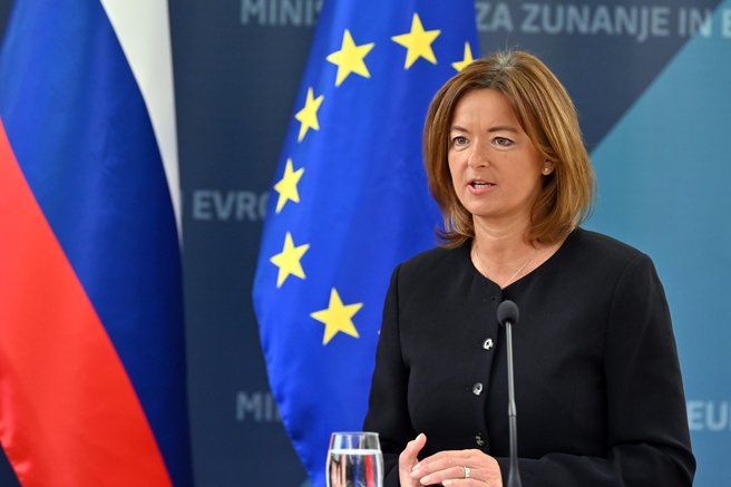 Tanja fajon, ministrica