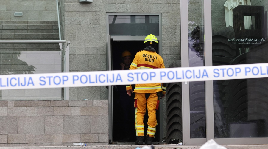 Požar v blejskem hotelu: hitra evakuacija gostov preprečila hujše posledice (foto: BOBO)