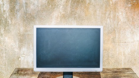 odgovor popravke računalnik monitor