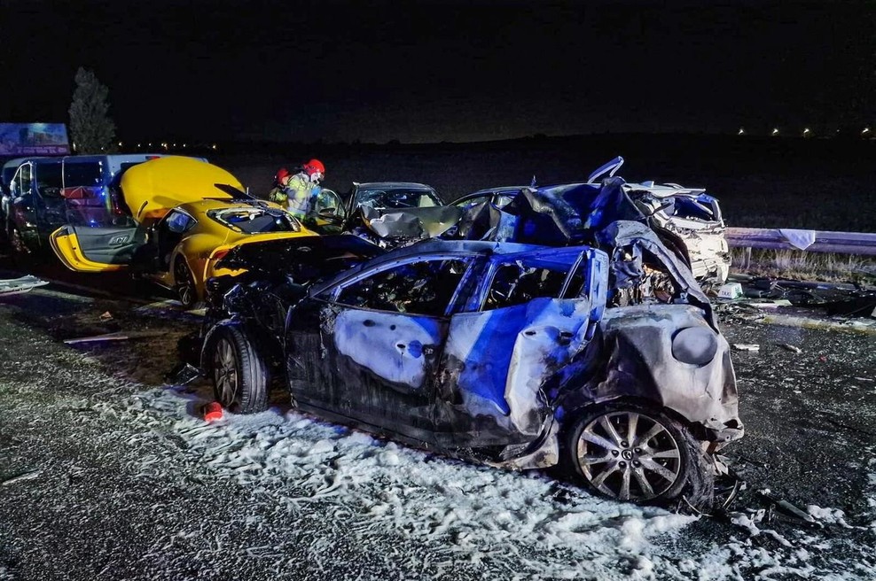 Grozljivka na cesti: trčenje 22 vozil, štiri osebe umrle (foto: Profimedia)