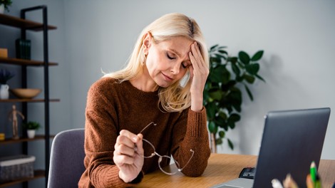 izgorelost, znaki, stres, premor, kronična utrujenost, slaba skrb zase, čustvena otopelost, glavoboli