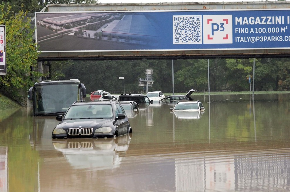 Vreme jo je zagodlo tudi našim sosedom: novice o veliki škodi in celo smrtni žrtvi so pretresle regijo (foto: Profimedia)