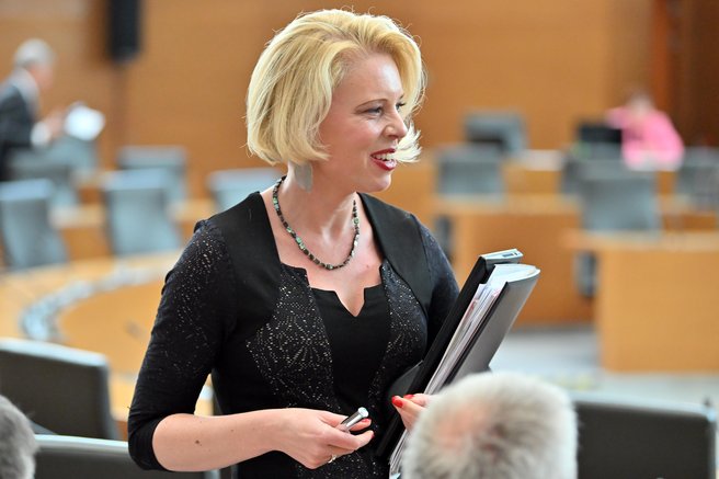 Urška Klakoćar Župančič