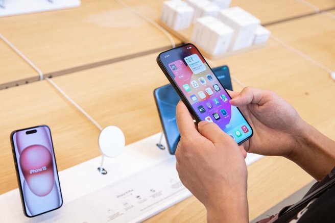 Skrita funkcija na iPhonu, ki omogoči, da vse ikone pobarvate v želeni barvni odtenek