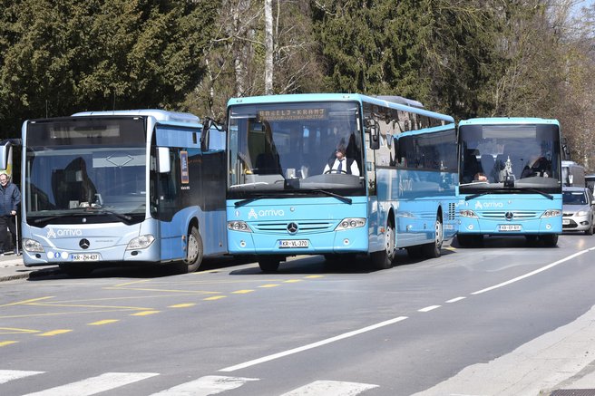 avtobusi, arriiva, javni potniški promet