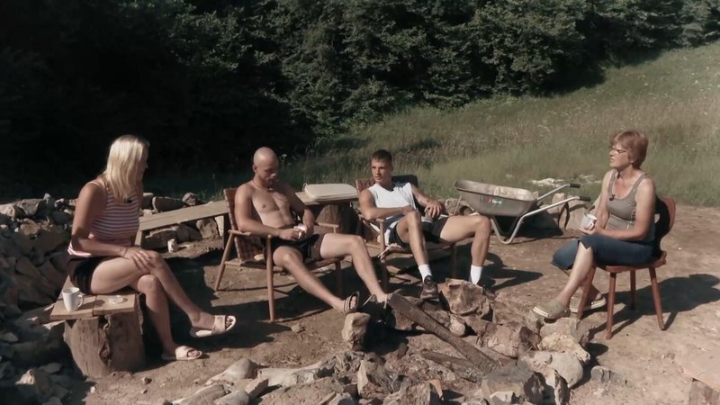 Trenutek, ko Marjana Majo podpre pri sabotaži naloge.