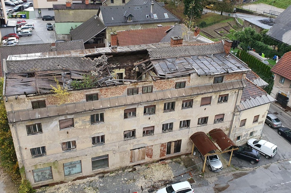 Klavrn konec enega najimenitnejših hotelov na Gorenjskem (foto: Občina Jesenice/posnetek zaslona)