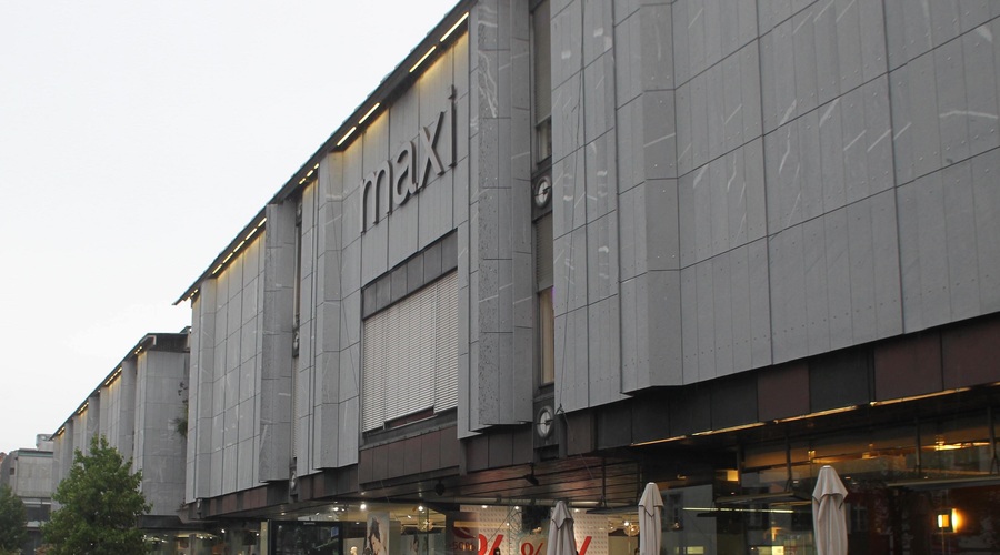 Maximarket pod drobnogledom: okužba in zaprtje lokalov (foto: Bobo)