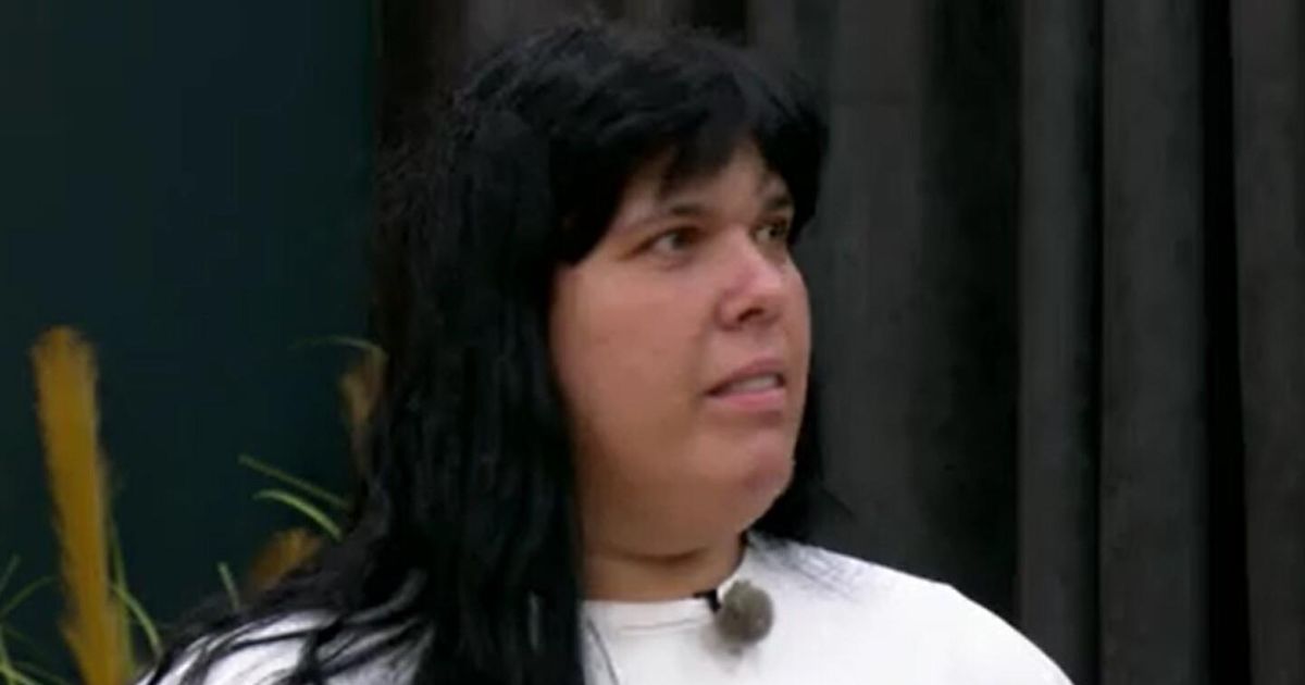 Serial Und Ina Ina je morala šov zapustiti: