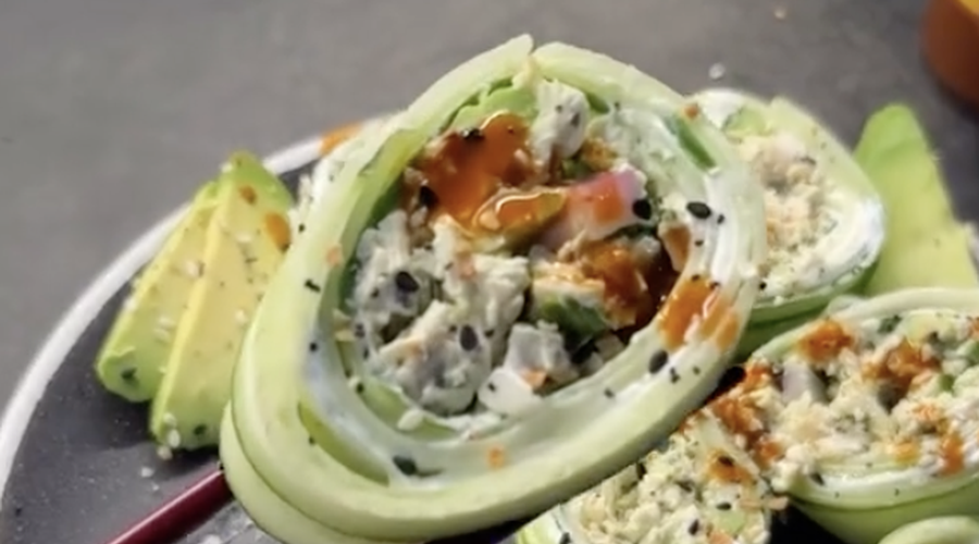 Vam primanjkuje časa za kuhanje? Naredite enostaven prigrizek, ob katerem si boste obliznili prste (foto: TikTok/ketorecipes/posnetek zaslona)