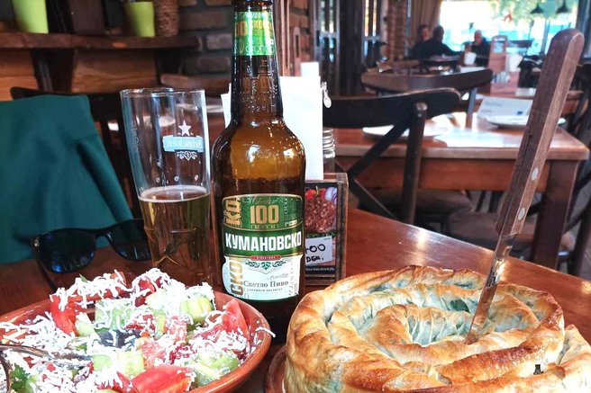 Skopje hrana pita spinacna pita grska solata