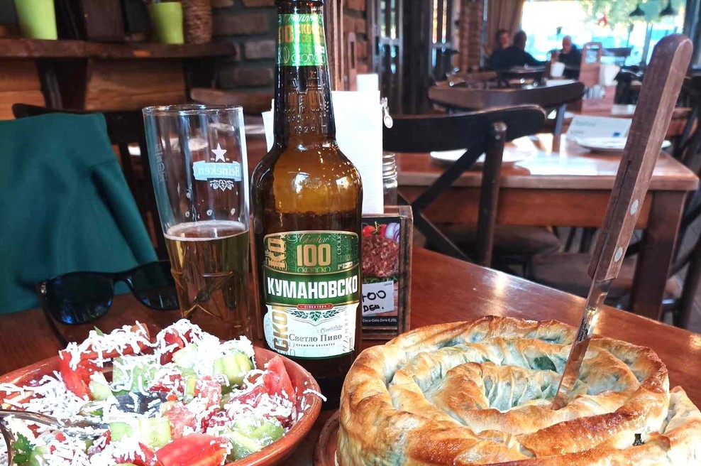 Počitnice v Grčiji: znano je, kakšne so cene v trgovinah, za priljubljen sir feta in za pivo bo treba odšeti toliko (kaj pravite na to?!) (foto: Marijana Podhraški)