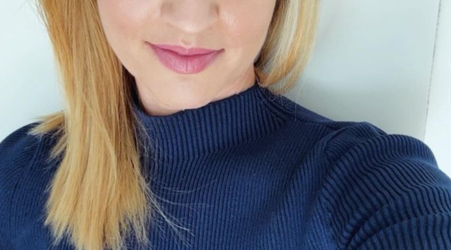 Priljubljena TV-voditeljica se po hudi nesreči vrača: "Bolečine še vedno čutim." (foto: Instagram/katarinabraniselj)