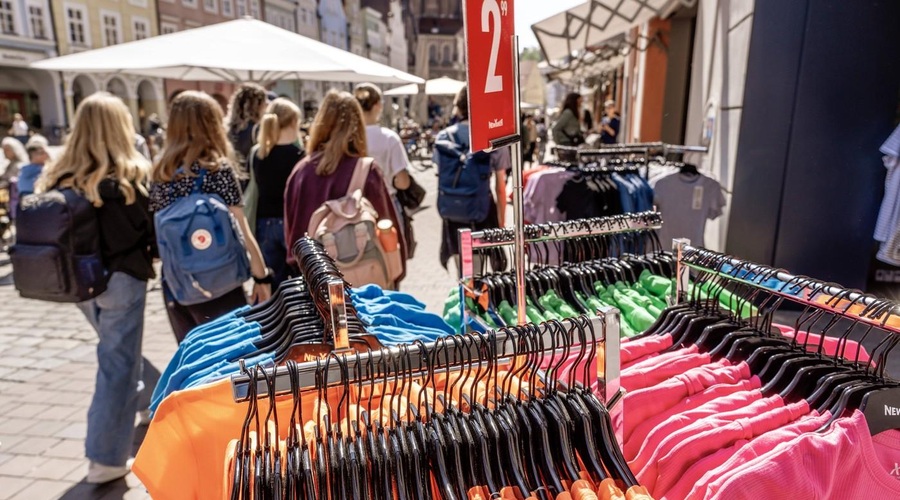 Umrl oče priljubljene modne verige, katere oblačila nosimo vsi (foto: Profimedia)