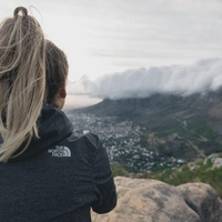 ženska v naravi razgled