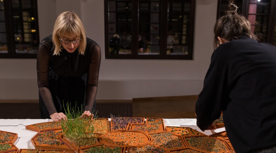 Otvoritev razstave RogExpo s skupnostnim krožnikom (foto: Tine Lisjak)