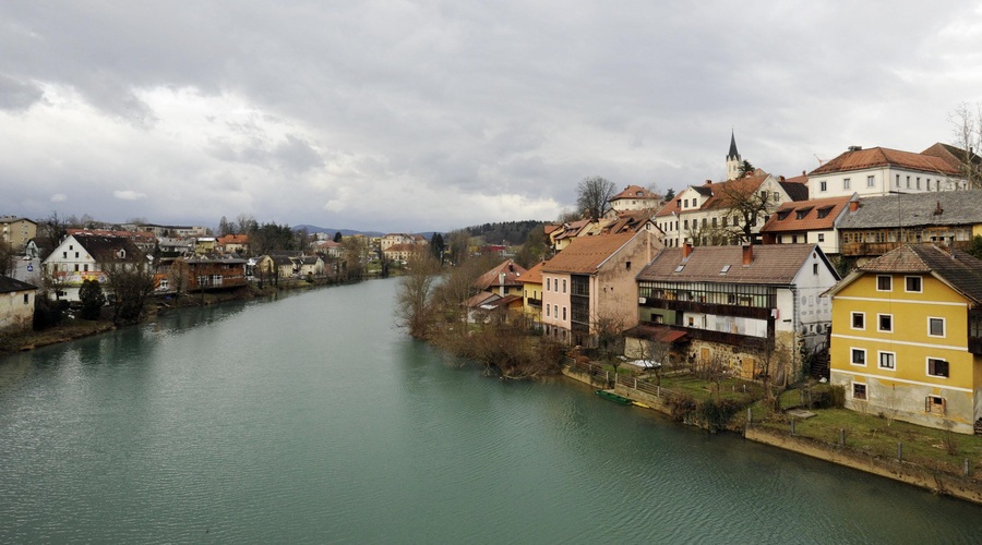 Se eno večjih slovenskih mest spreminja v mesto duhov? (foto: Žiga Živulovič jr./Bobo)