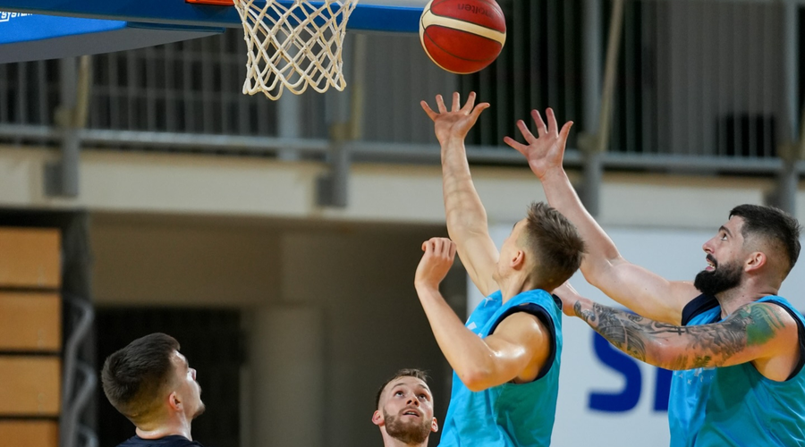 Slovenski košarkarji pred obračunom s Portugalsko: boj za EuroBasket 2025 se nadaljuje! (foto: Facebook)