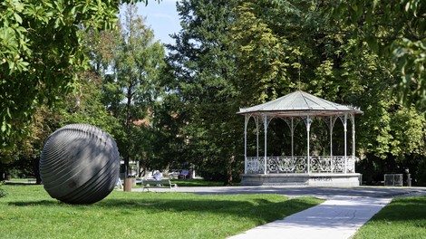 Maribor, mestni park, paviljon
