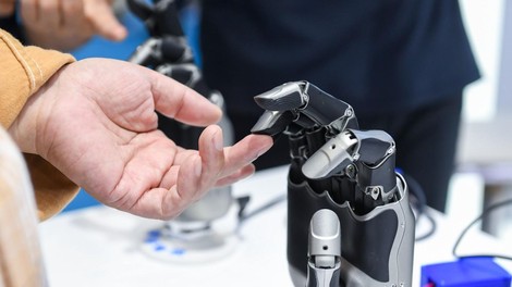 Južna Koreja prva država, ki je 10 % delovne sile nadomestila z robot – presenetila tudi Slovenija
