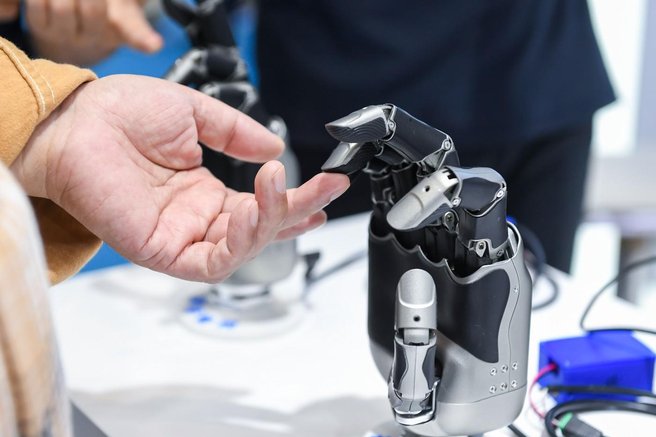 Južna Koreja prva država, ki je 10 % delovne sile nadomestila z robot – presenetila tudi Slovenija